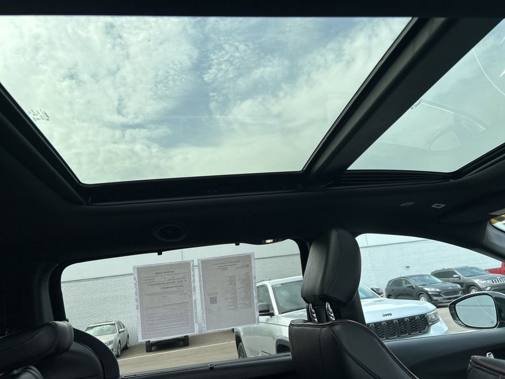 Used 2019 Chrysler Pacifica Limited image 20