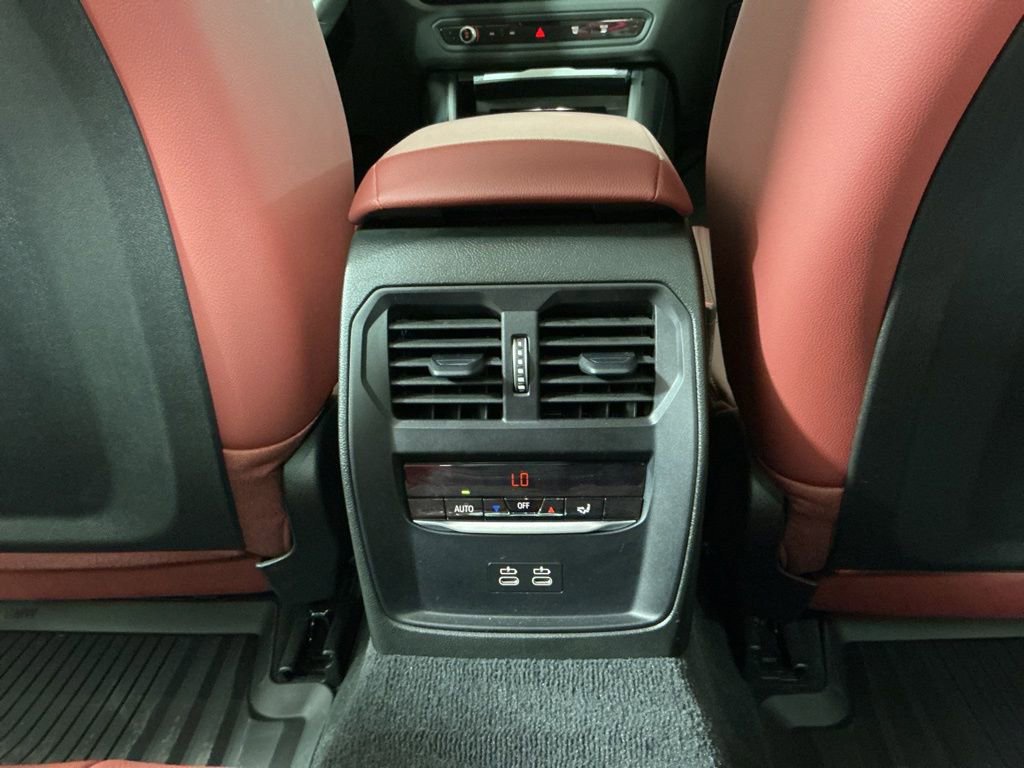 Certified 2025 BMW 330i Sedan w/ M Sport Package RWD image 26