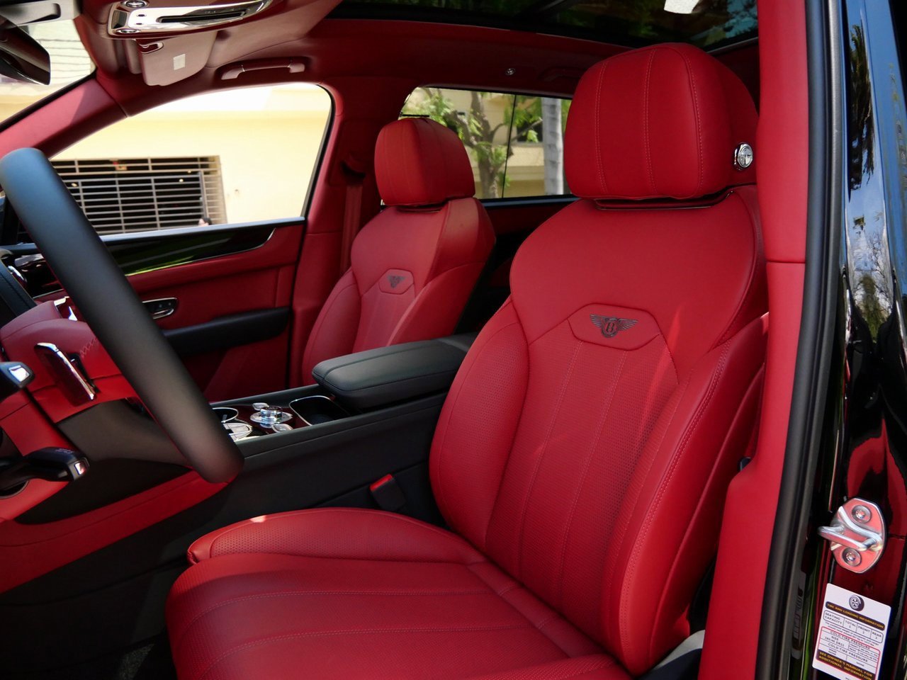 Used 2024 Bentley Bentayga Extended Wheelbase image 2