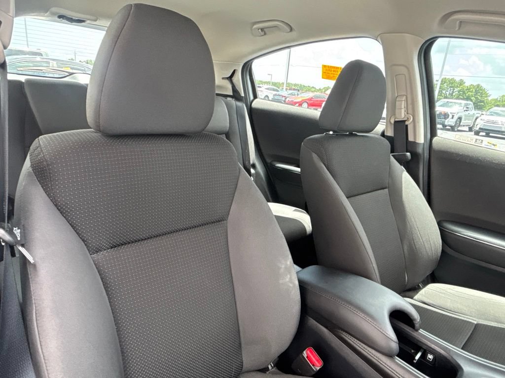 Used 2021 Honda HR-V LX image 17