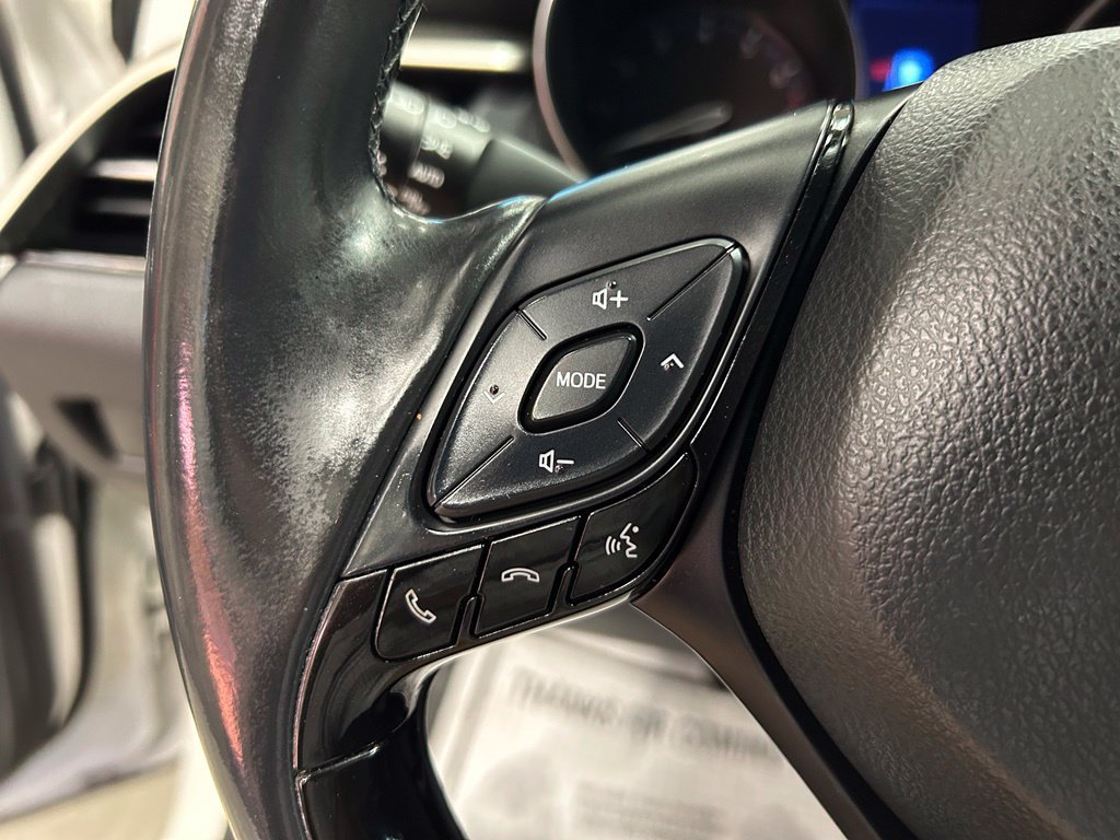Used 2019 Toyota C-HR XLE FWD image 14