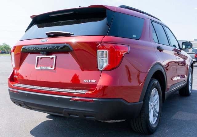 Used 2023 Ford Explorer XLT image 6