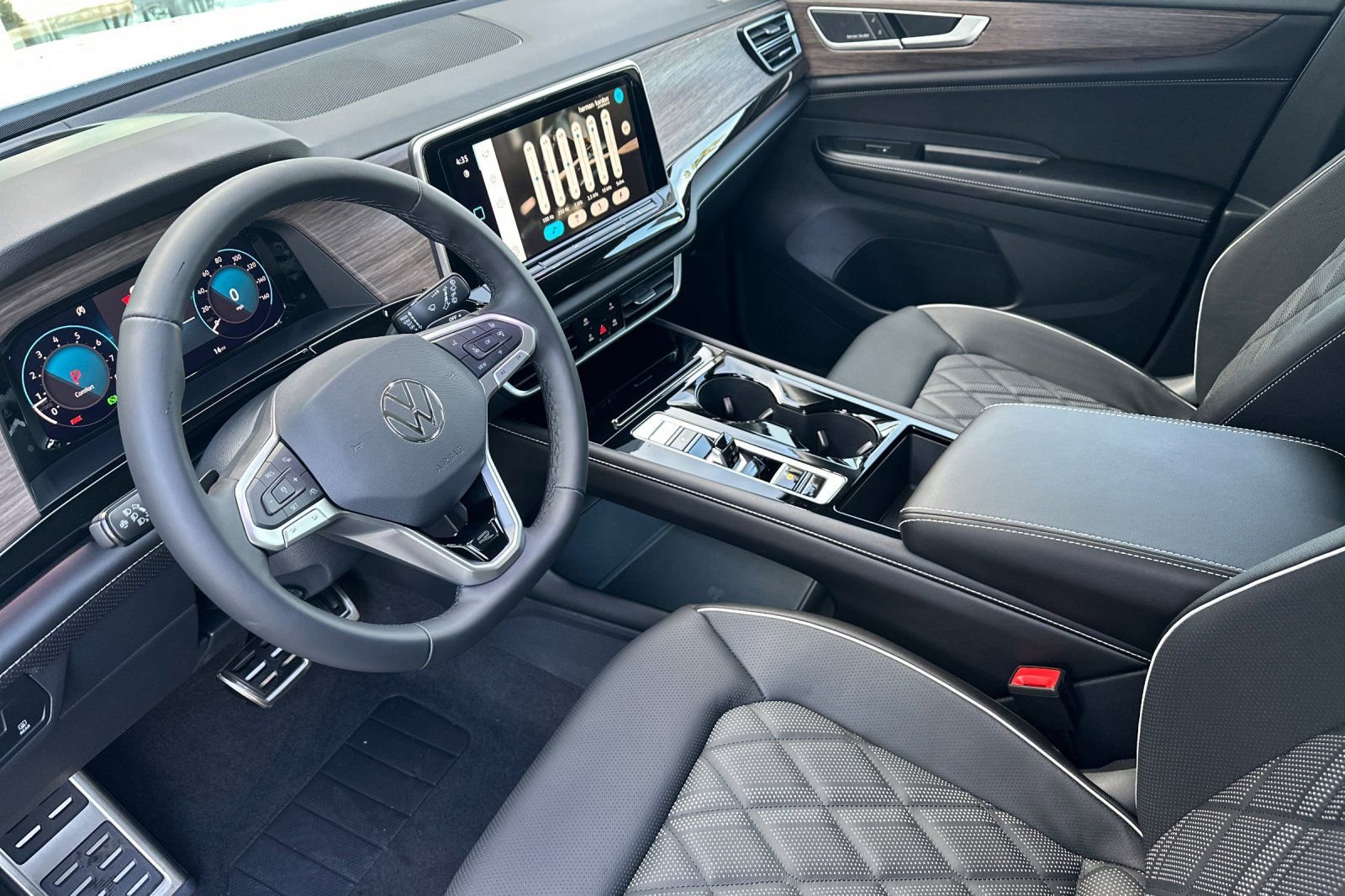 New 2026 Volkswagen Atlas SEL Premium R-Line image 8