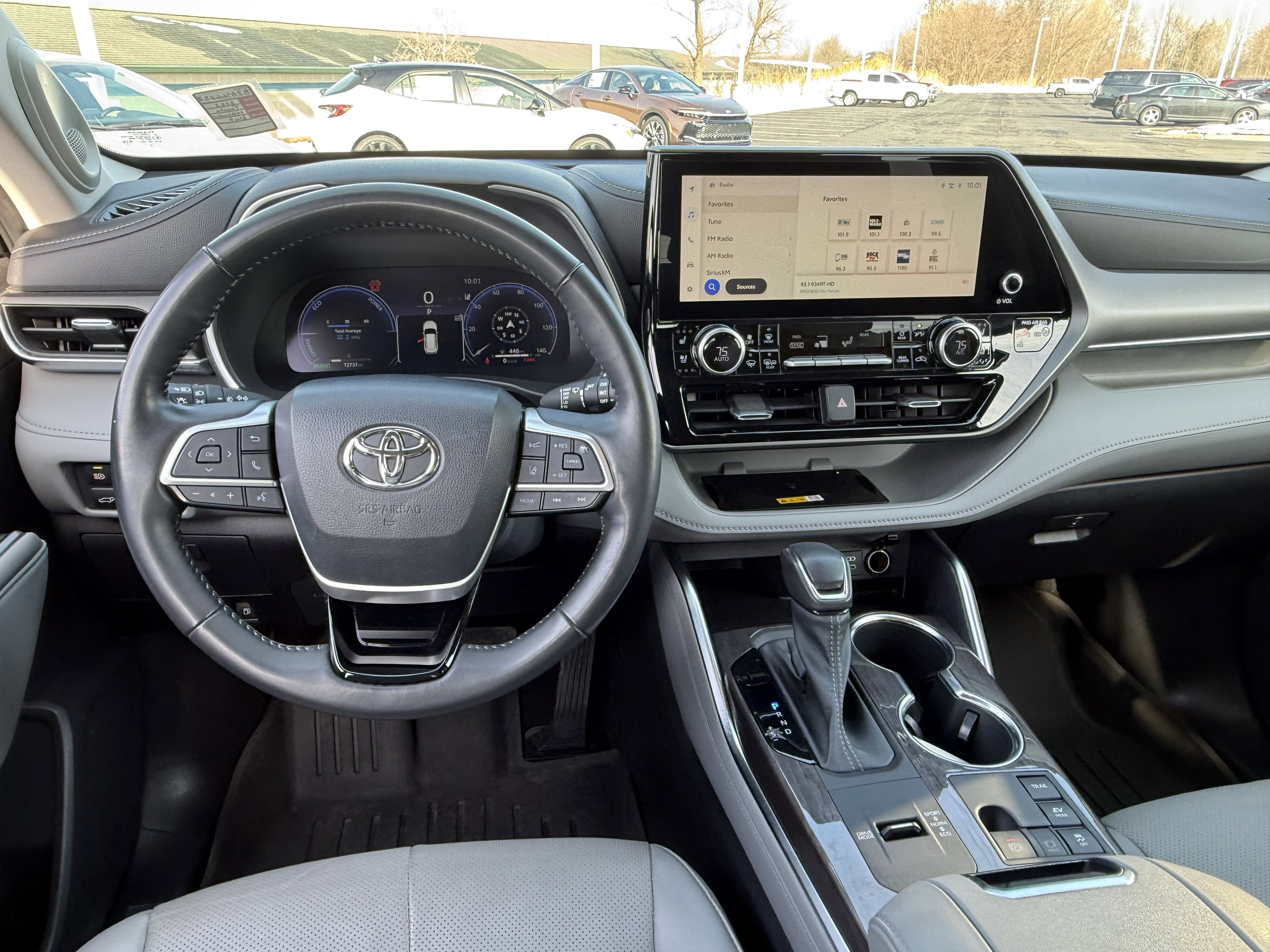Used 2023 Toyota Highlander Limited image 18
