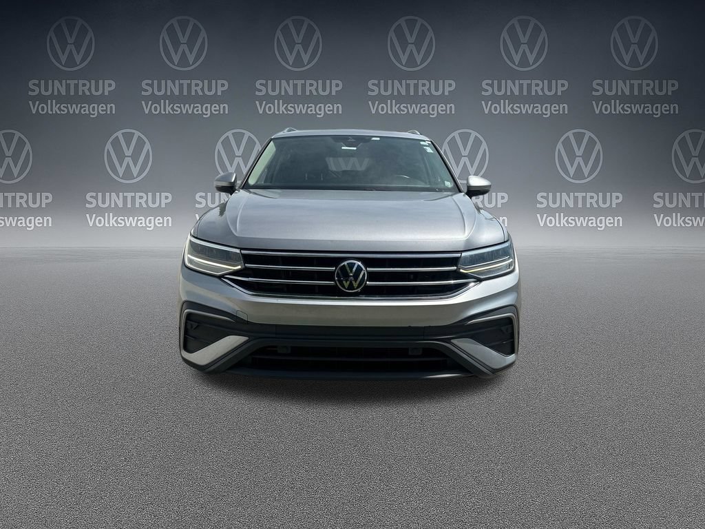 Used 2023 Volkswagen Tiguan SE w/ Panoramic Sunroof Package FWD image 20