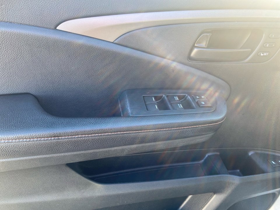 Used 2022 Honda Pilot TrailSport image 35