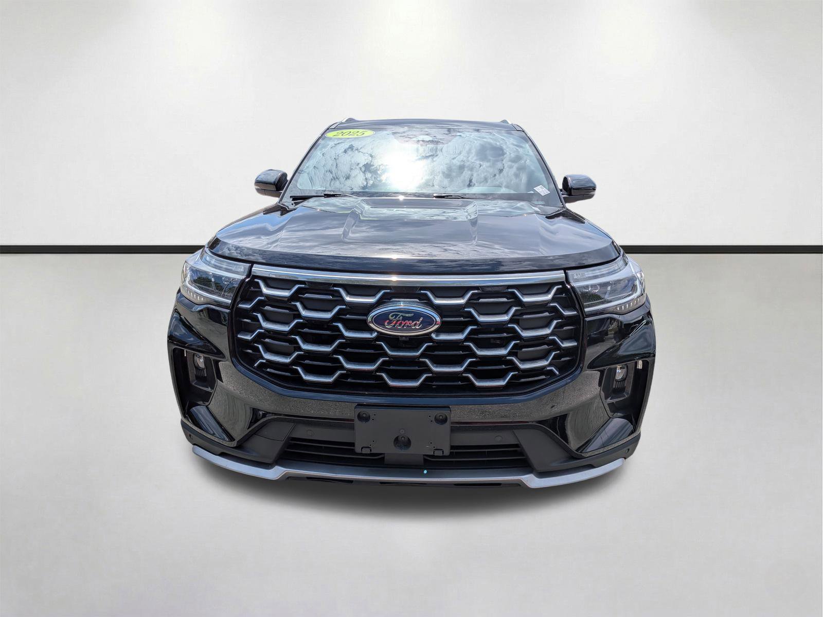 Used 2025 Ford Explorer Platinum w/ LUX Leather Package AWD/4WD image 9