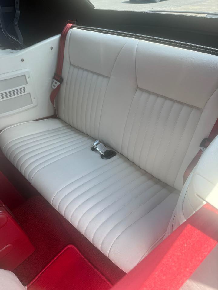 Used 1992 Ford Mustang GT RWD image 16