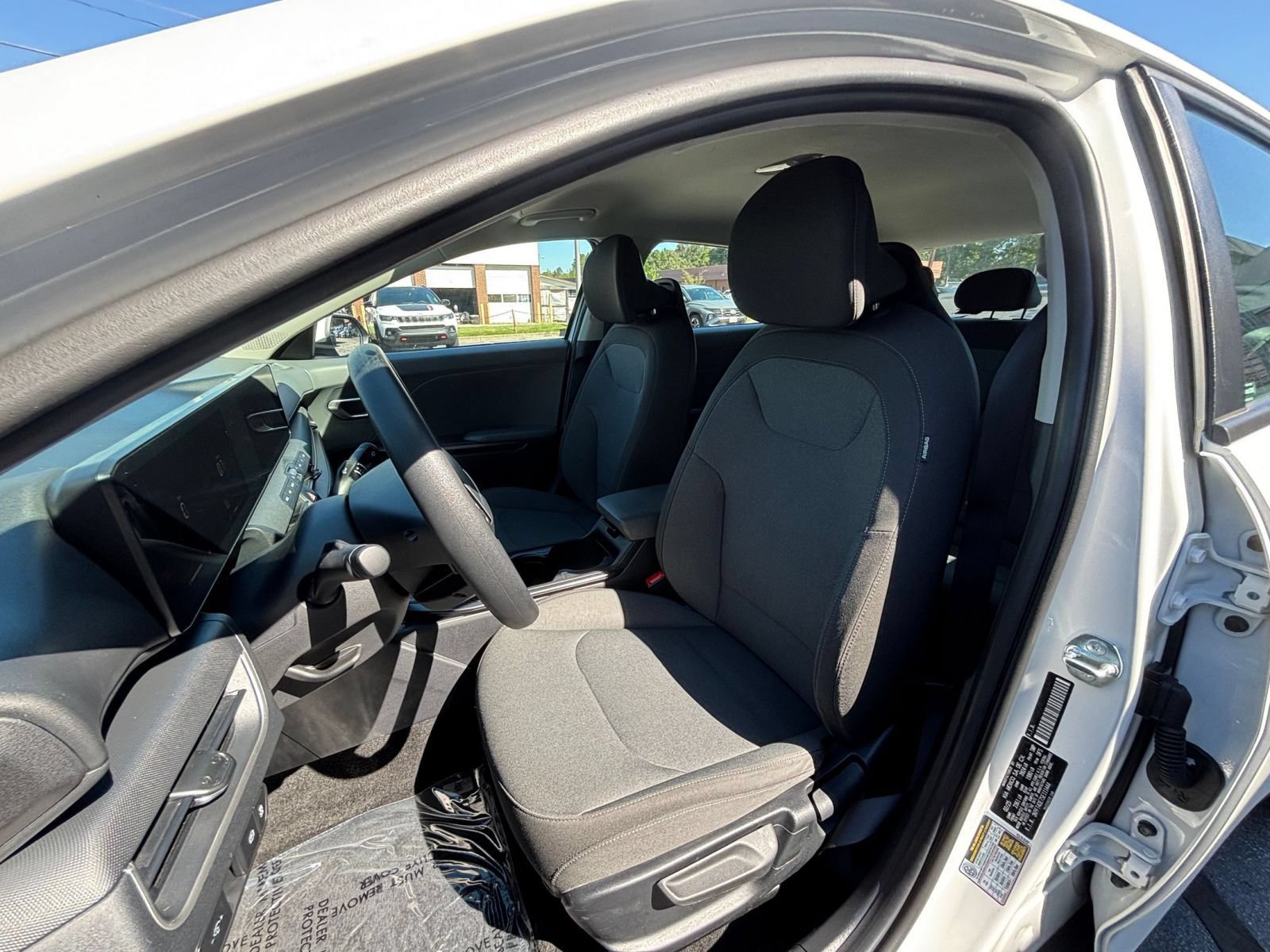 Used 2025 Kia K4 FWD image 26