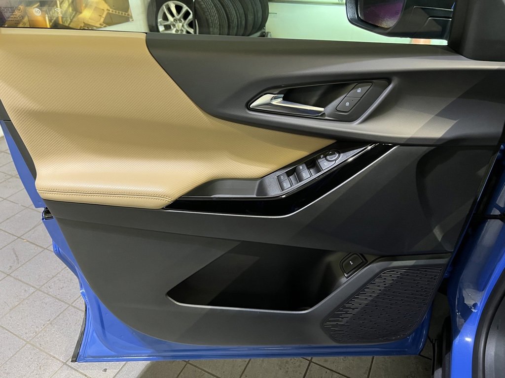 New 2025 Chevrolet Equinox ACTIV w/ Safety and Technology Package image 20