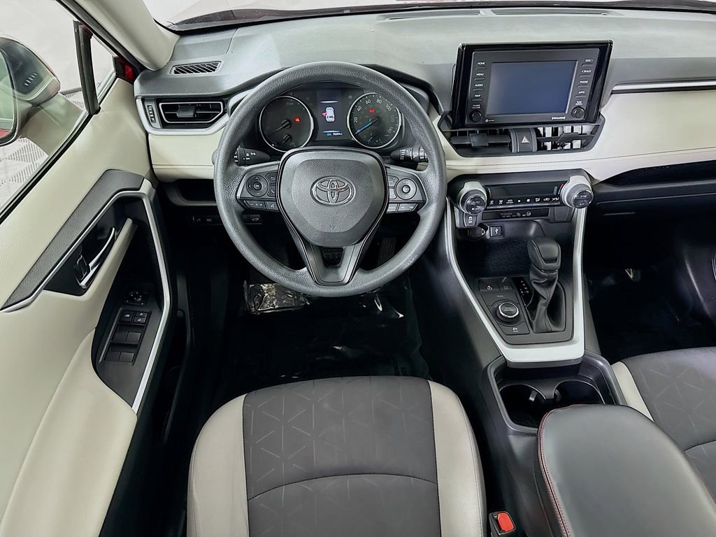 Certified 2021 Toyota RAV4 XLE w/ Convenience Package image 4