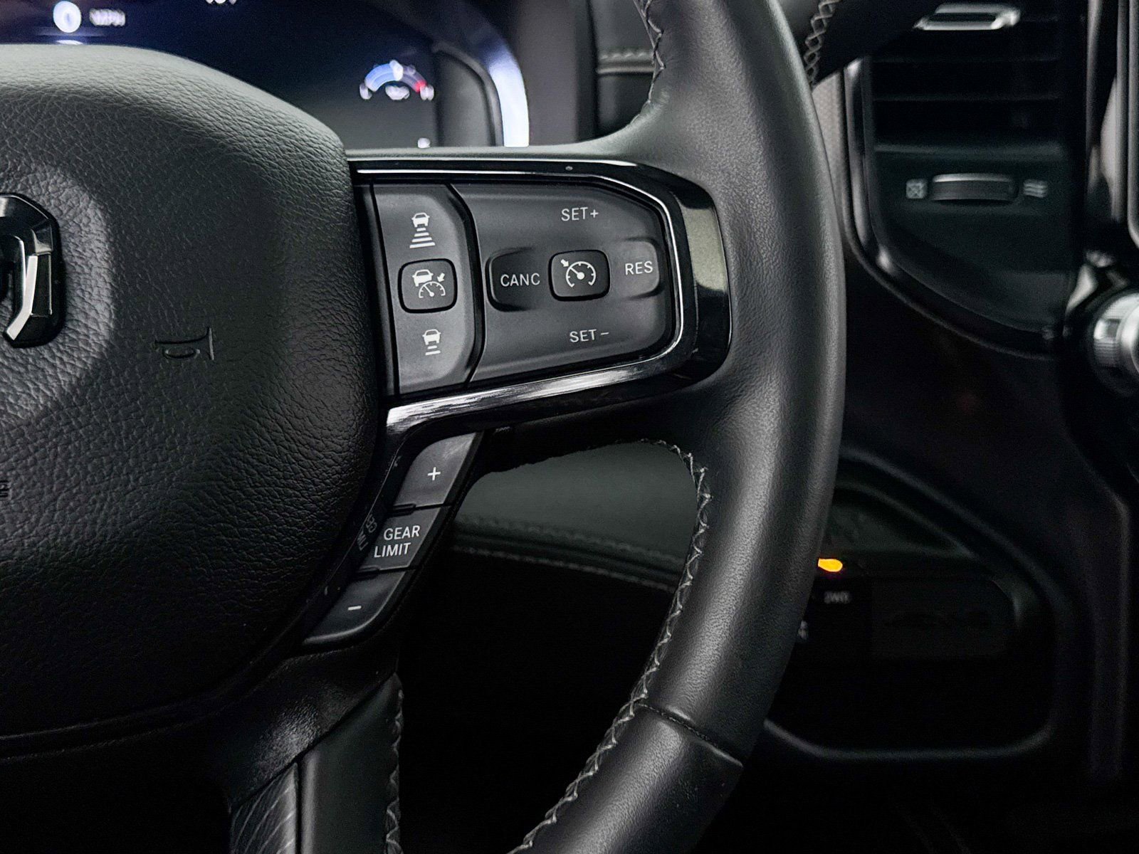 Used 2023 RAM 2500 Limited image 32