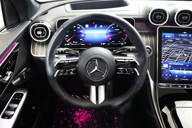 Used 2024 Mercedes-Benz GLC 300 4MATIC image 5