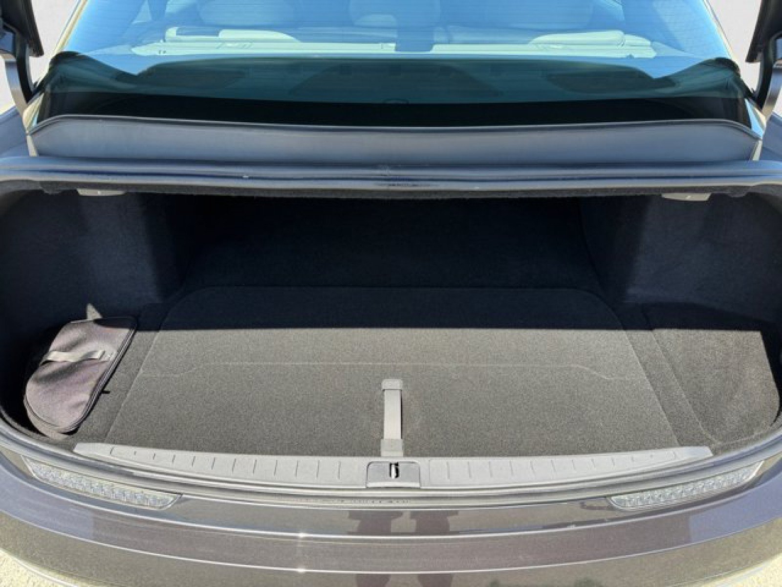 Used 2024 Lucid Air Pure RWD image 18