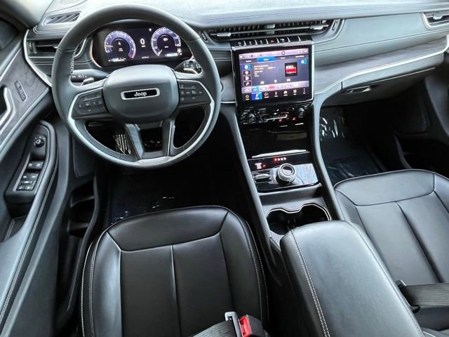 Used 2024 Jeep Grand Cherokee Limited image 10