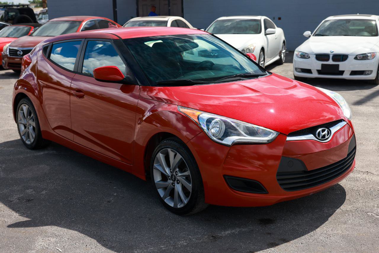 Used 2016 Hyundai Veloster FWD image 15