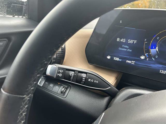 Used 2025 Chevrolet Equinox ACTIV w/ Safety and Technology Package image 28