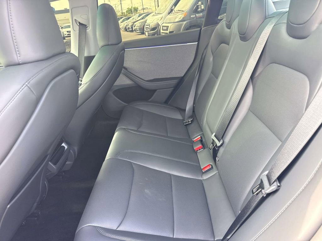 Used 2025 Tesla Model 3 Long Range image 8