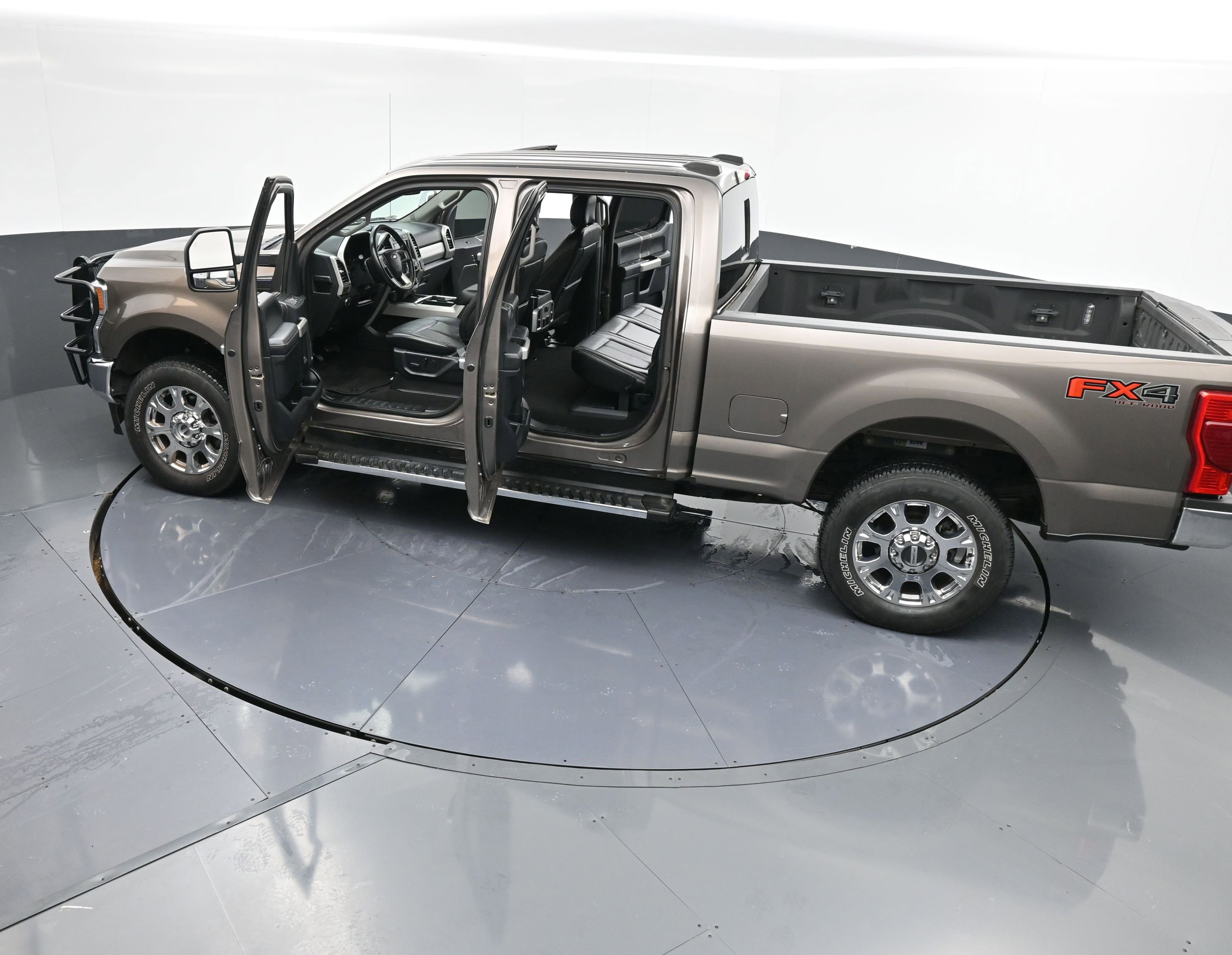 Used 2020 Ford F250 Lariat w/ Chrome Package image 42
