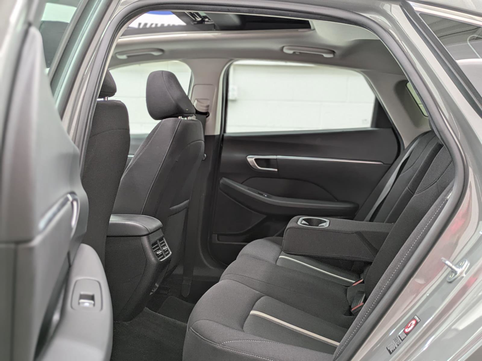 Used 2022 Hyundai Sonata SEL w/ Convenience Package image 10