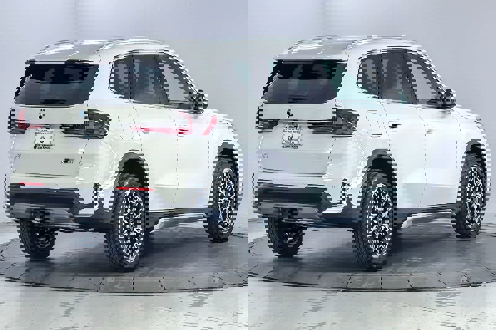 Used 2026 BMW X1 xDrive28i w/ Technology Package image 2