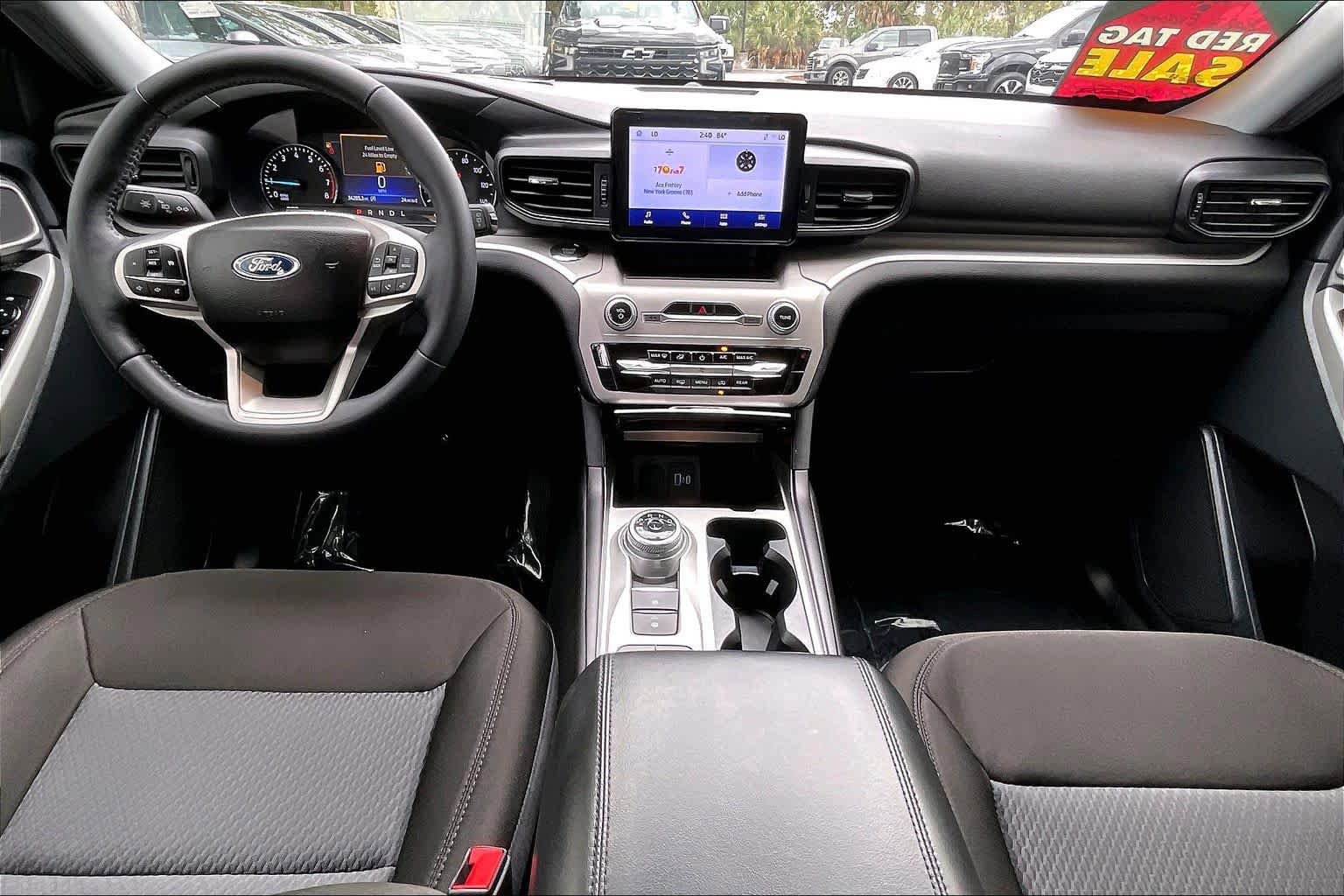 Used 2023 Ford Explorer XLT image 15