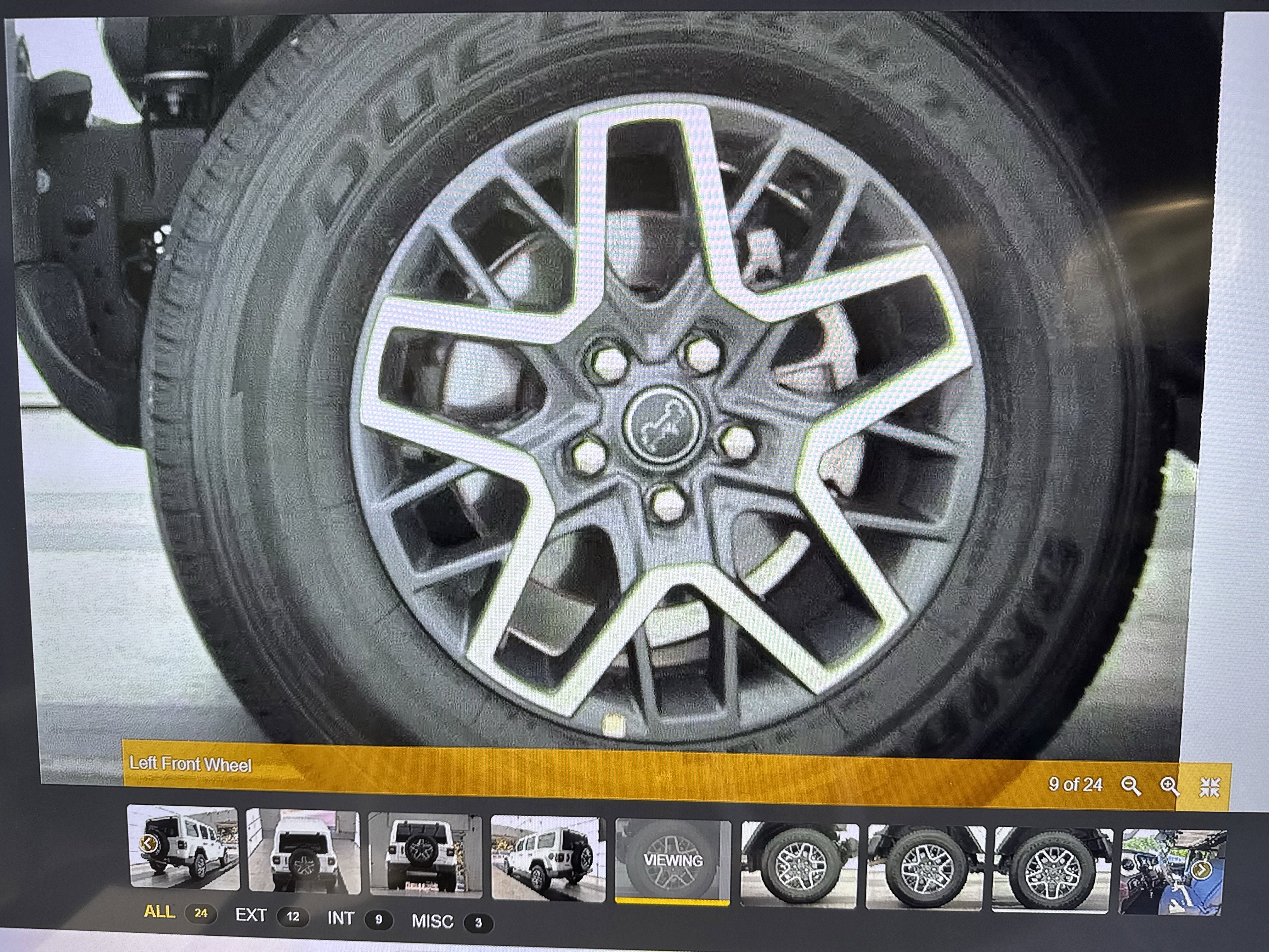 Used 2025 Jeep Wrangler Sahara image 8