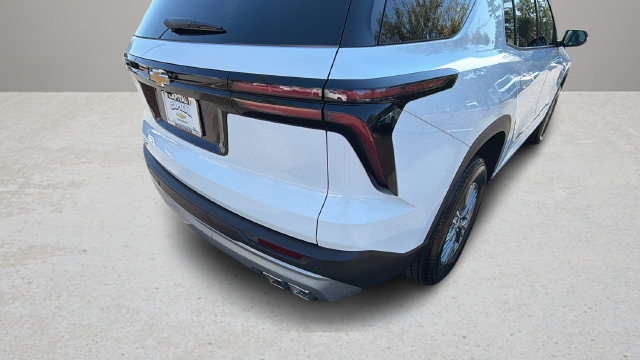 Used 2026 Chevrolet Traverse LT w/ Driver Confidence Package FWD image 11