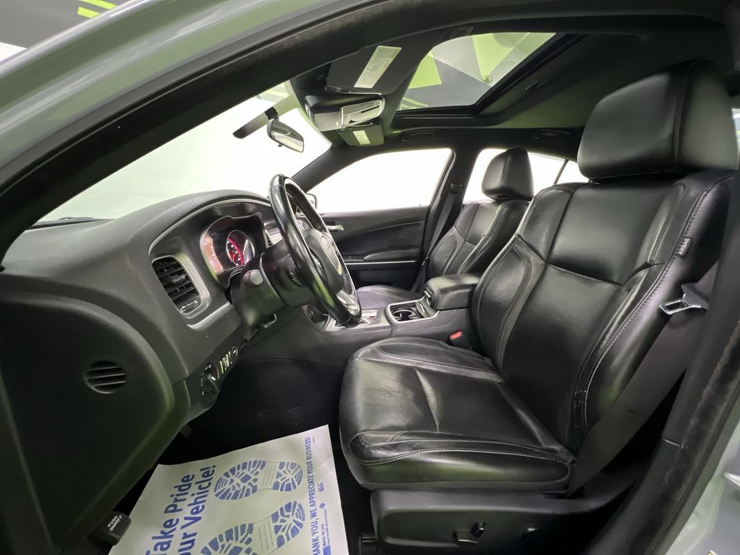 Used 2021 Dodge Charger SXT w/ Leather Interior Group RWD image 17
