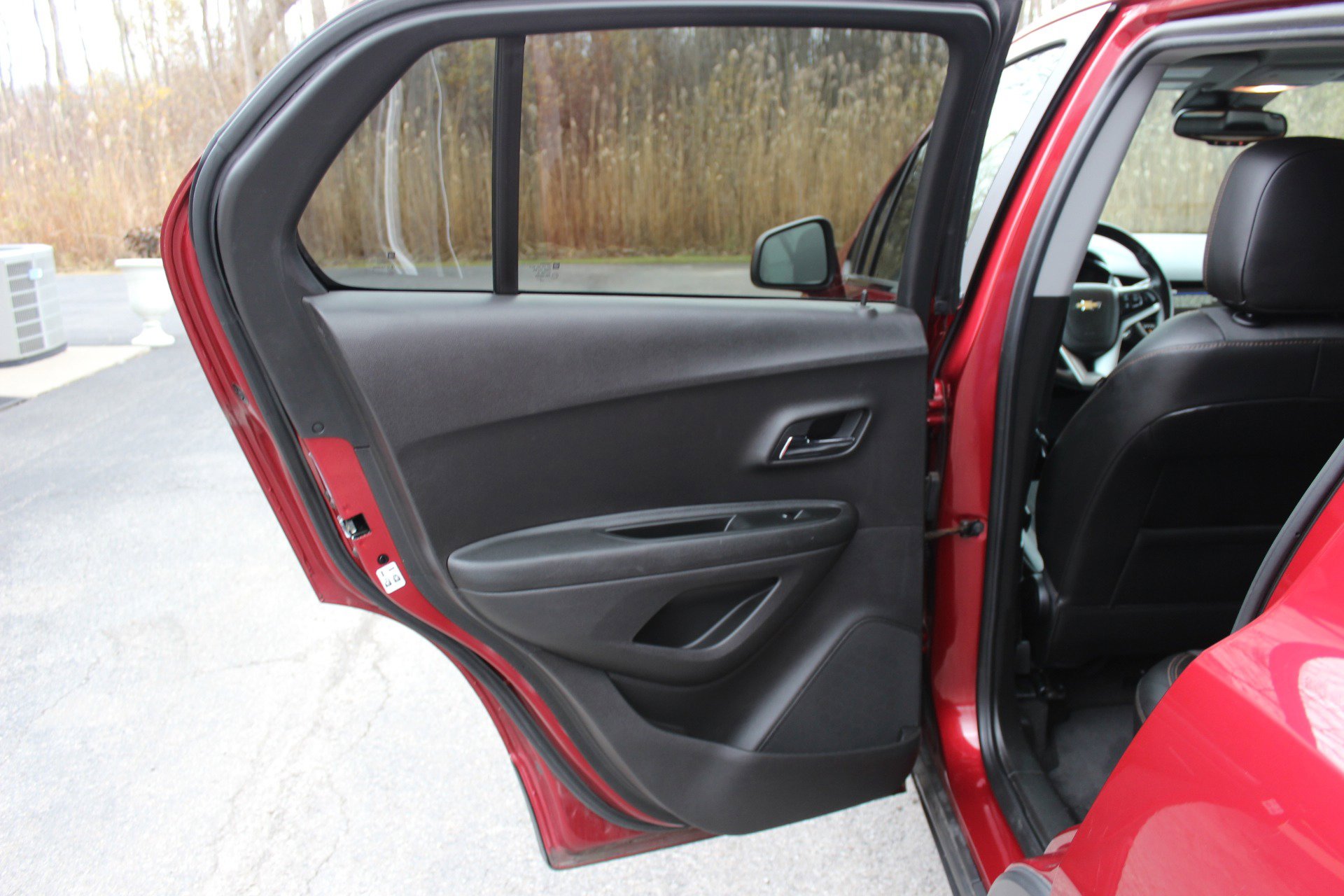 Used 2019 Chevrolet Trax LT w/ LT Convenience Package image 29