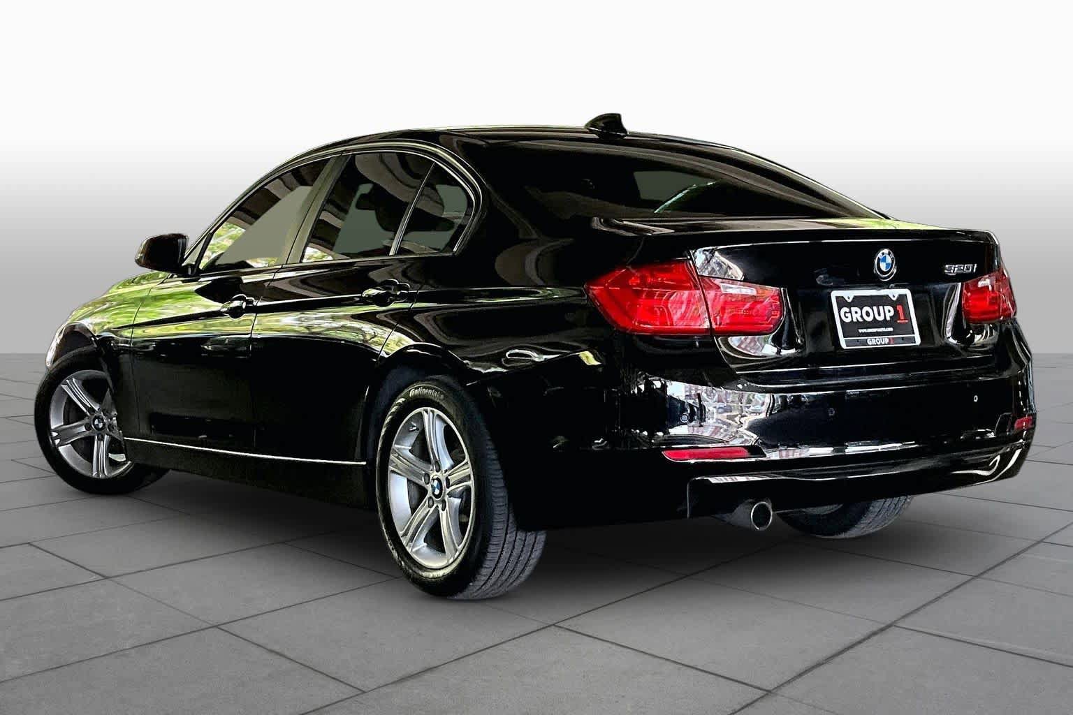 Used 2015 BMW 320i Sedan RWD image 11