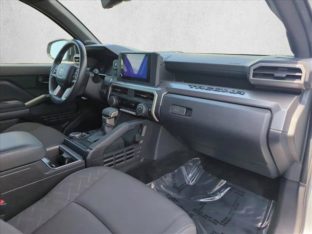 Certified 2024 Toyota Tacoma SR5 w/ SR5 Upgrade Package AWD/4WD image 25