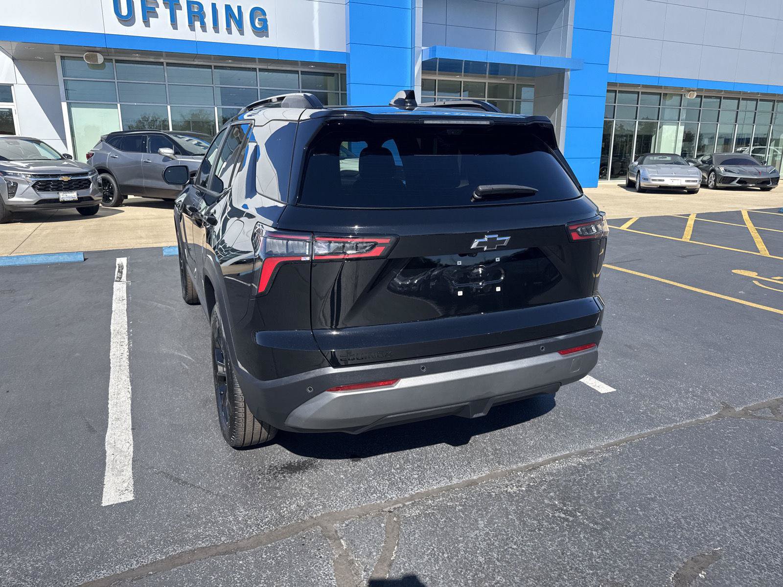 Used 2025 Chevrolet Equinox LT w/ Safety and Technology Package FWD image 3