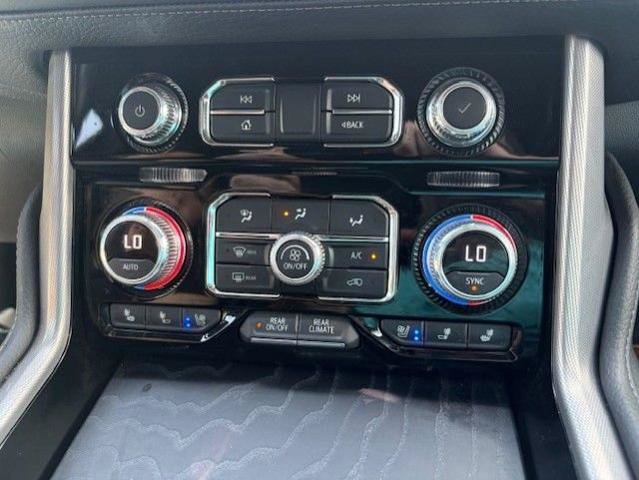 Used 2022 GMC Yukon Denali AWD/4WD image 18
