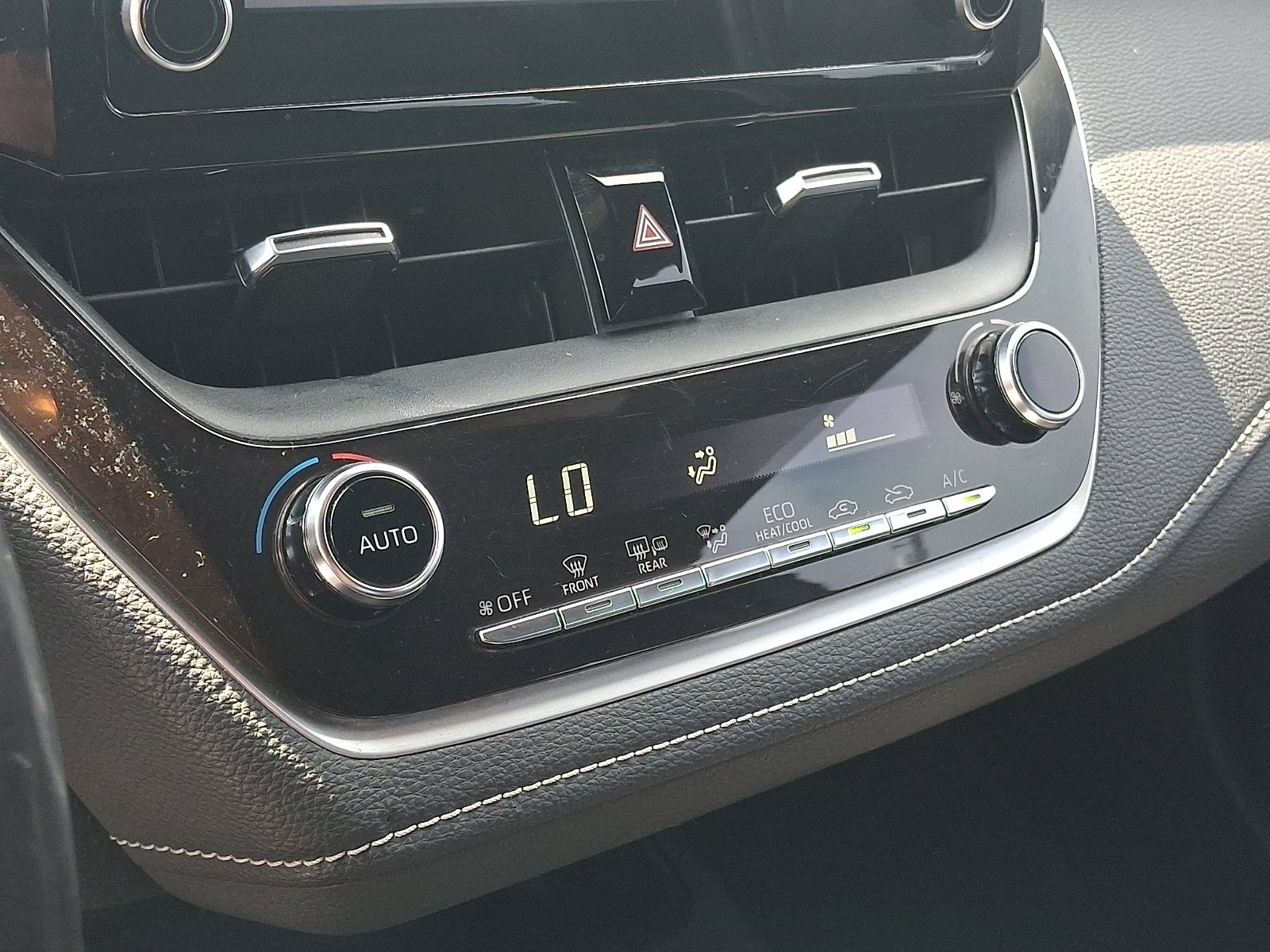 Used 2019 Toyota Corolla SE FWD image 15