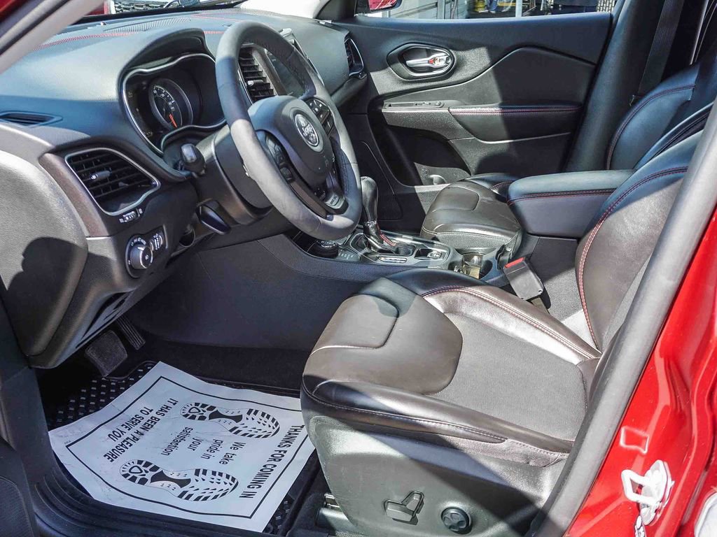 Used 2021 Jeep Cherokee Trailhawk image 17