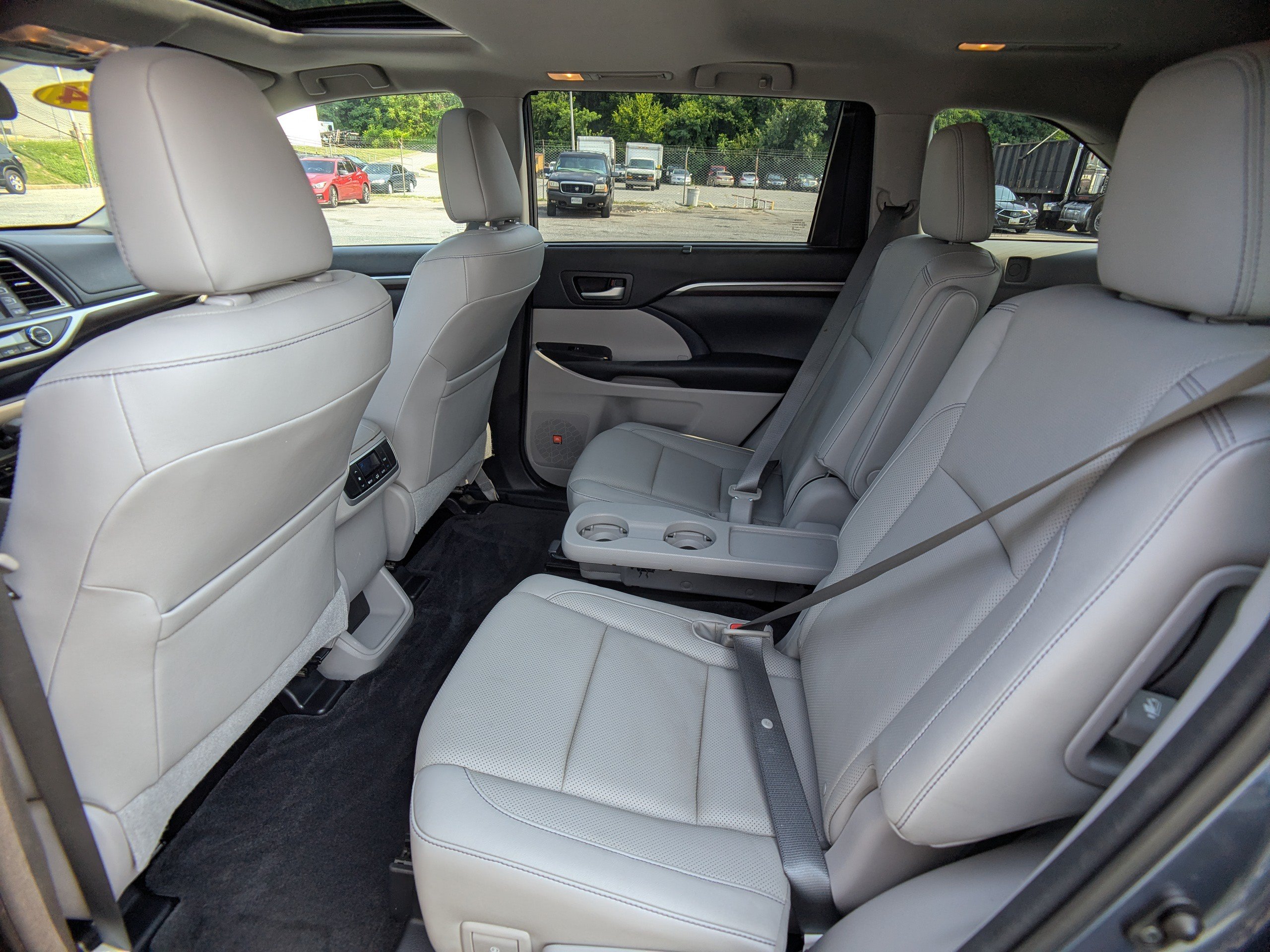 Used 2014 Toyota Highlander Limited AWD/4WD image 15