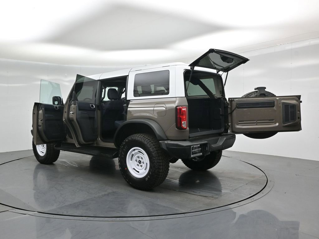 Certified 2026 Ford Bronco Heritage Edition AWD/4WD image 36