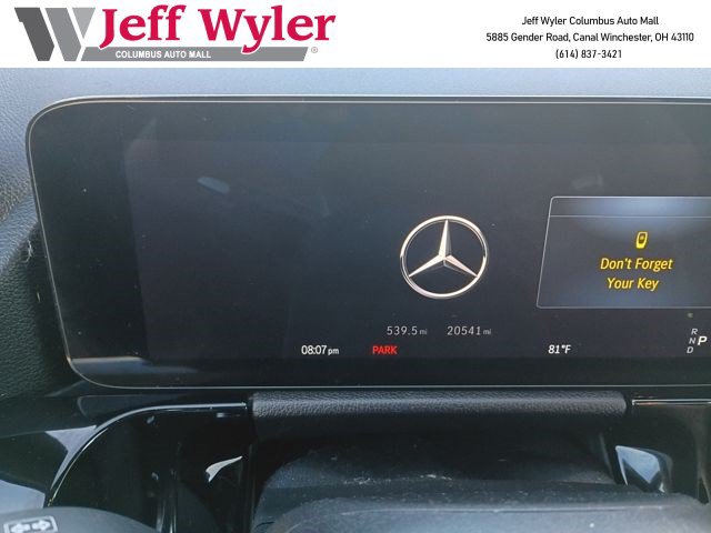 Used 2025 Mercedes-Benz GLA 250 4MATIC image 1