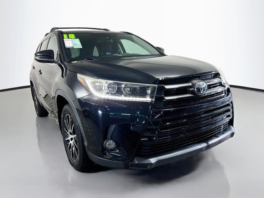 Used 2018 Toyota Highlander SE w/ Carpet Mat Package (TMS) AWD/4WD image 1