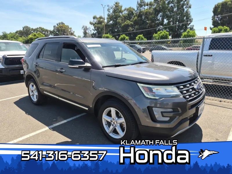 Used 2016 Ford Explorer XLT w/ Equipment Group 202A AWD/4WD image 1