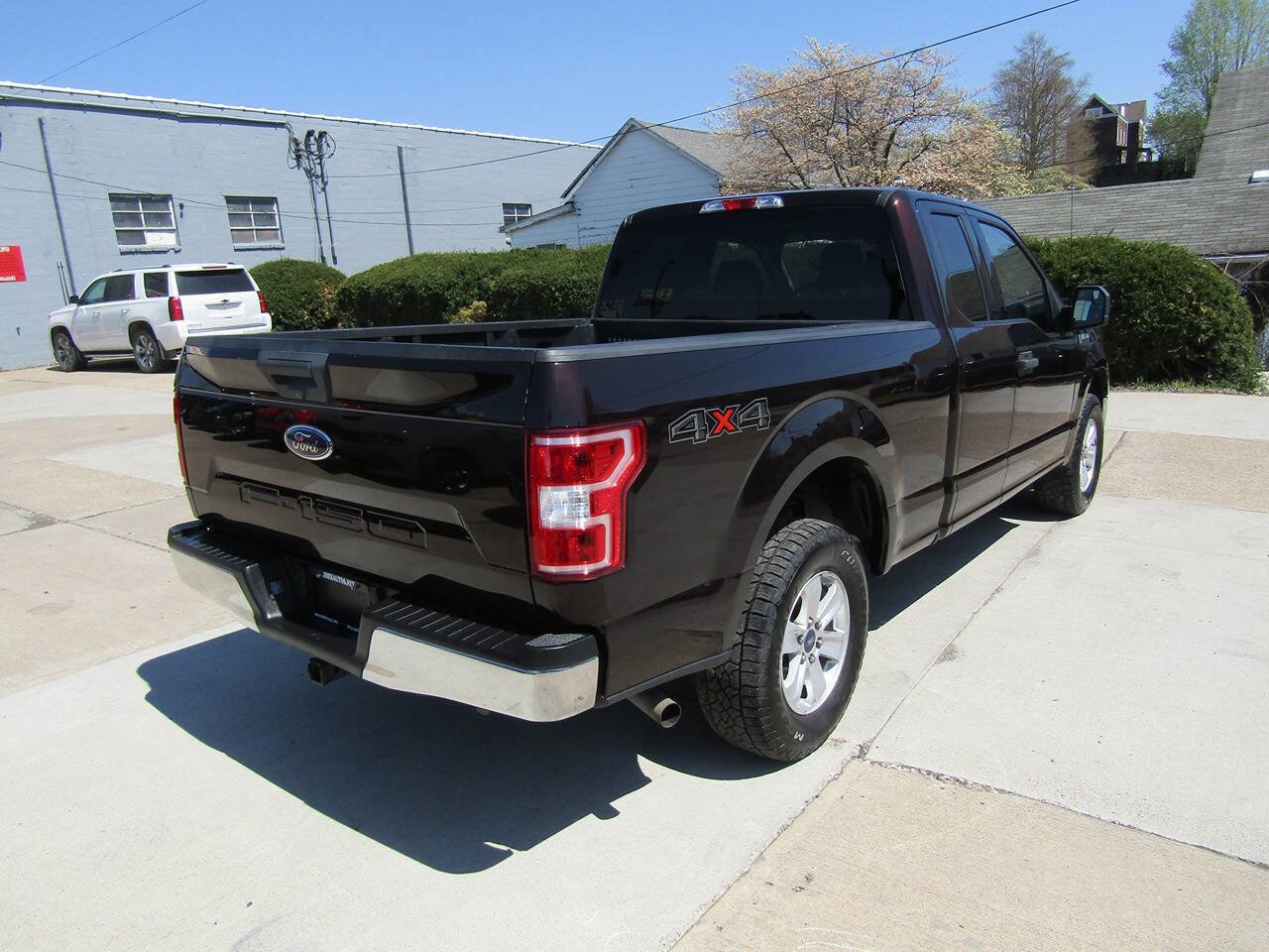 Used 2018 Ford F150 XLT AWD/4WD image 3