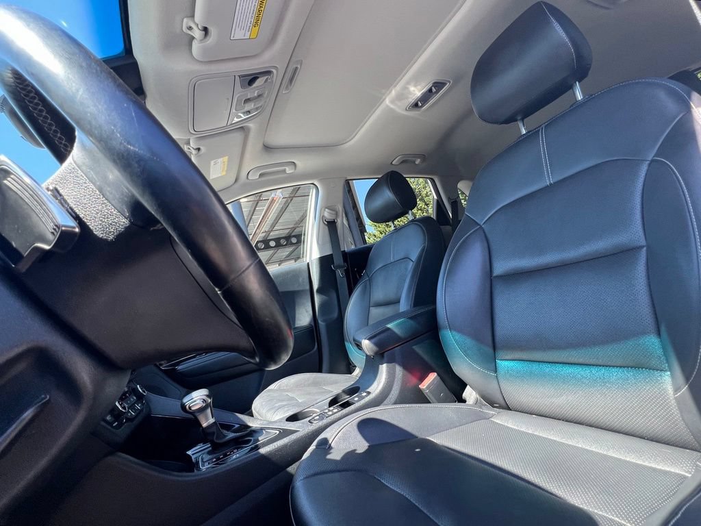 Used 2020 Kia Niro EX Premium FWD image 18
