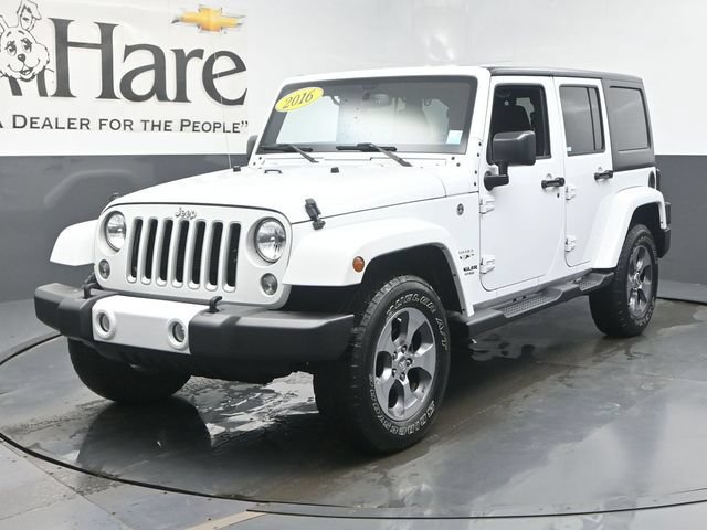 Used 2016 Jeep Wrangler Unlimited Sahara w/ Connectivity Group AWD/4WD image 32