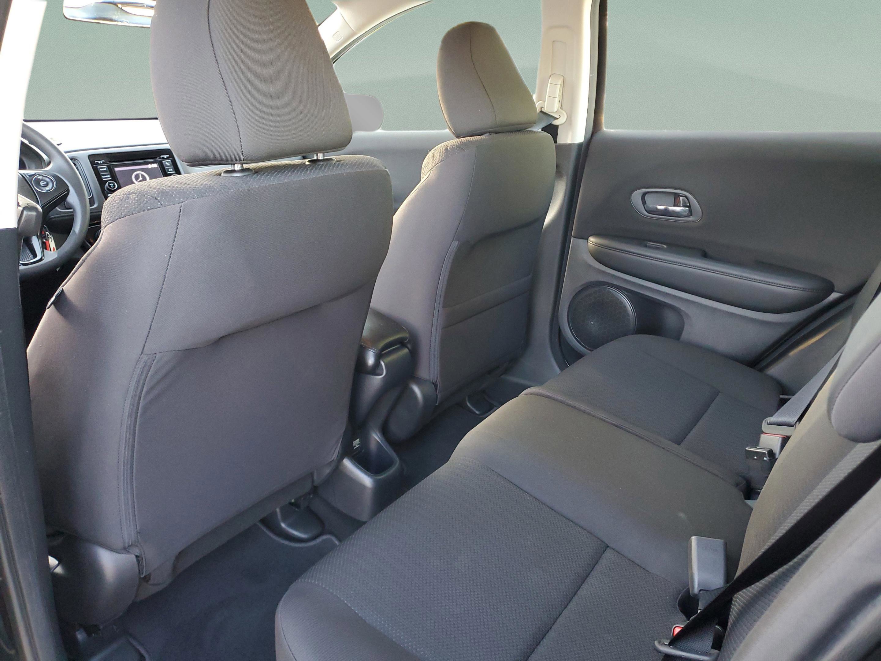 Used 2017 Honda HR-V LX image 6