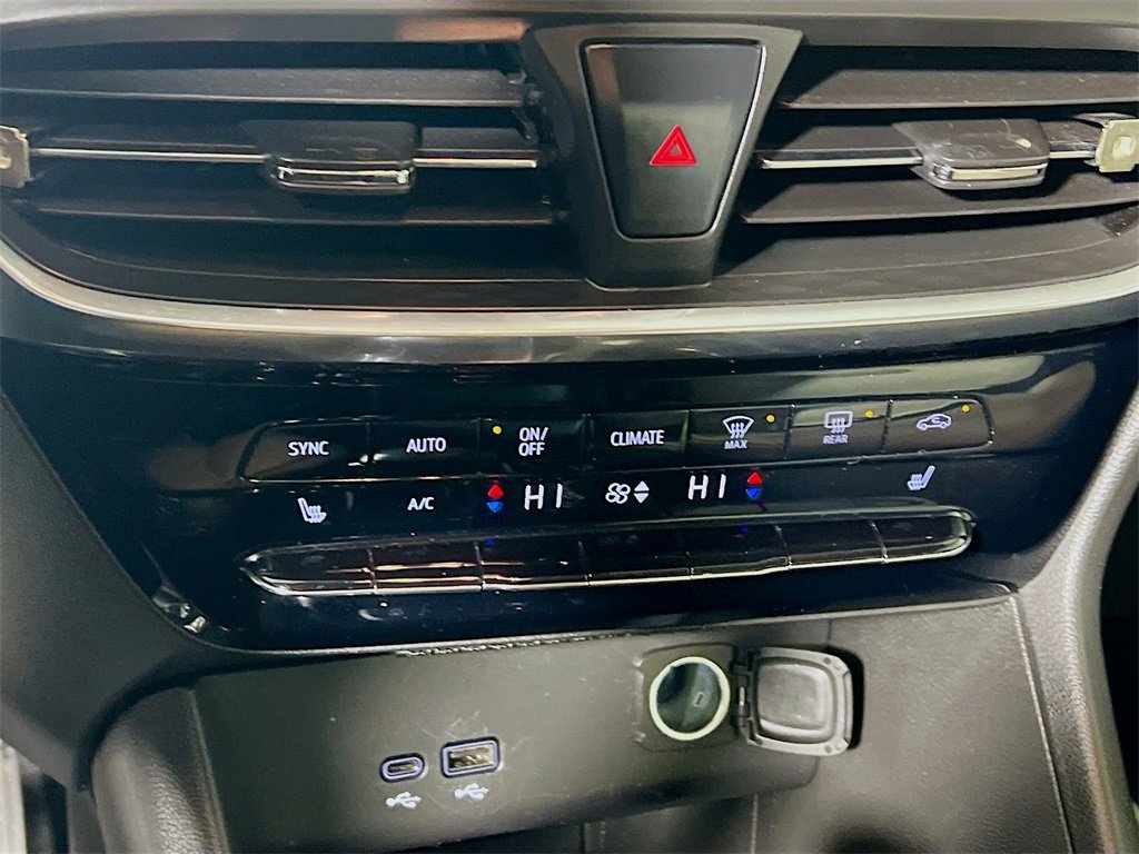 Used 2024 Buick Encore GX Avenir image 15