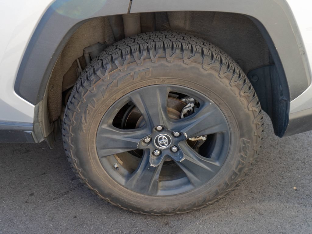Used 2019 Toyota RAV4 XLE w/ Carpet Mat Package FWD image 26