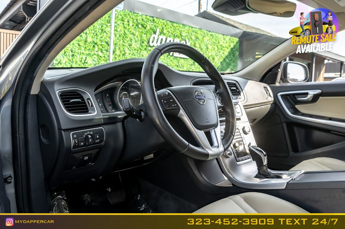 Used 2017 Volvo V60 T5 Platinum image 10