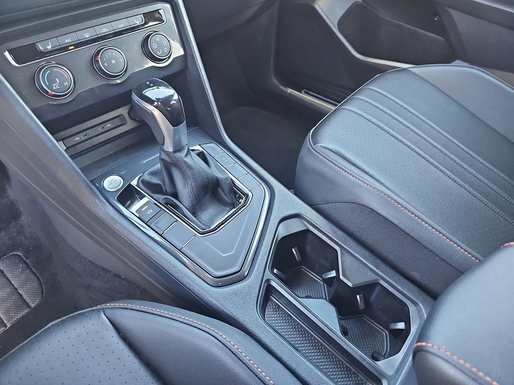 Used 2024 Volkswagen Tiguan SE image 34