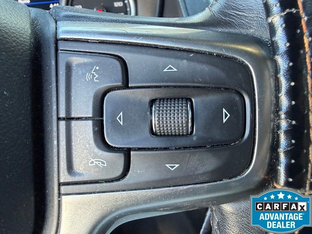 Used 2021 Chevrolet Suburban Premier w/ Premium Package RWD image 11